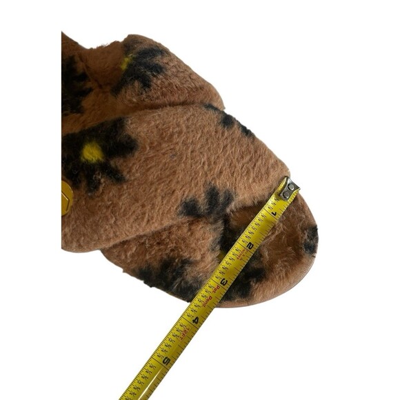 Volcom Lived in Lounge Woman's Slippers Slides Brown Soft Faux Fur Daisies Sz 8? - Picture 13 of 14